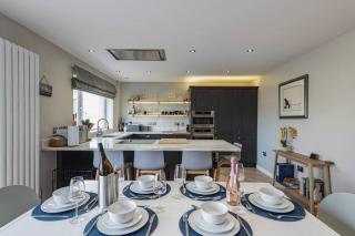 Family-Friendly Retreat between Beach & Mountains - 2