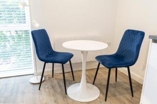 The Elm Suite - Reading - 3