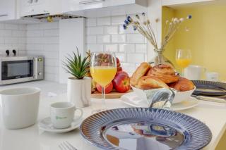 Modern Stylish and Chic Apartment next to the Famous Paris Catacombs - 3