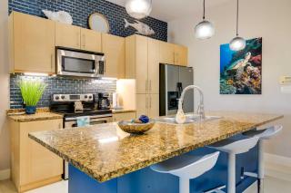 South Padre Island Condo Walk to Beach! - 6