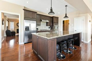 Luxury Chalet-Walk to Beach/Village w Mtn View - 3