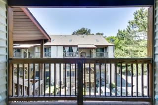 half Mi to Maryland Beach Family Condo with Balcony - Ocean City - 7