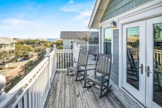 Short Distance to the White Sandy Beaches, Rendezvous Main House Carriage in Seaside home - Santa Rosa Beach - 9