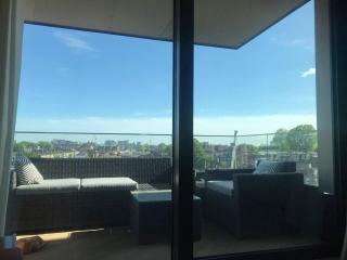 Luxury 1-Bed in Soho House Building w Pool & Gym - 3