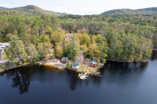 Hide-A-Way Waterfront Cottages - Lake Luzerne - 8