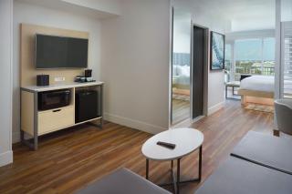 SpringHill Suites by Marriott Pensacola Beach - Pensacola Beach - 4