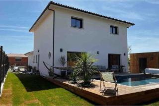 Maison familiale et spacieuse avec piscine - 0