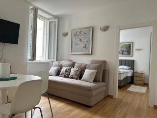 Old Town Apolon Luxury apartment - 9