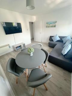 Flat 12 Palm Court - 2