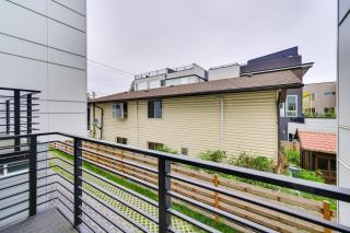 Stylish Seattle Home with Rooftop Deck and Fire Pit! - Seattle - 5