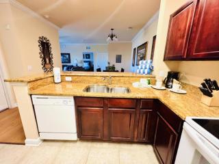 2 Bed 2 Bath Condo in Tuscana Resort home - Davenport - 3