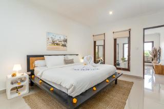 Villa Gigi - Sumptuous 3BR Family Villa in the very Heart of Canggu - Canggu - 6