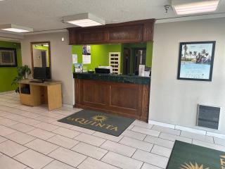 La Quinta Inn by Wyndham Omaha Southwest - Omaha - 0