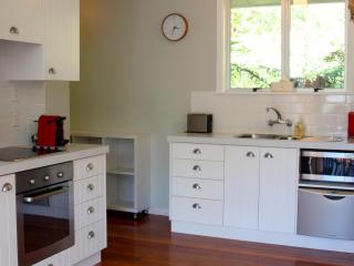 Mahakipawa Waterfront Hideaway - Belvue Bay Home - Linkwater - 1
