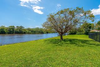 Waterfront Blue Heron Beach House Pool & Kayak! - 7