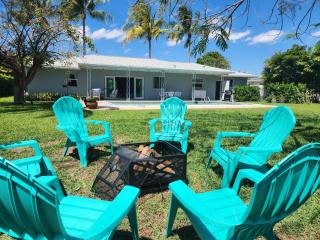 Waterfront Blue Heron Beach House Pool & Kayak! - 4