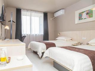 Jinjiang Inn Zhenjiang Suzhou University Suning Plaza - 1