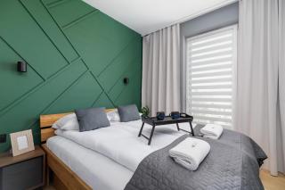 Modern & Spacious Apartment with Air Conditioning & Parking by Renters Prestige - Cracovia - 9