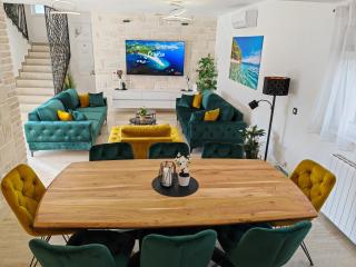 Luxury Villa Nikoma with heated pool and whirlpool - Dicmo - 4