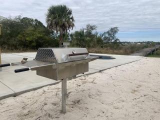 The Salty Fox, pool, sleeps 26, walk to beach - 8