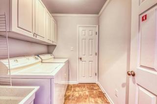 The Salty Fox, pool, sleeps 26, walk to beach - 1