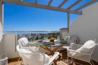 Beautiful top floor apt w amazing panoramic sea views! - 6