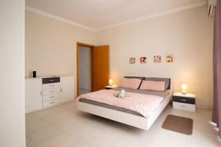 Modern APT in the heart of Maltese nightlife - 4