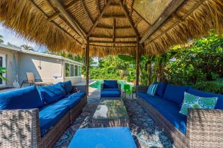 Tropical Waters Hideaway - Pool Tiki & Lounge - Pompano Beach - 8