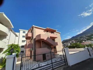 Apartments Normannia - Dobra Voda - 0