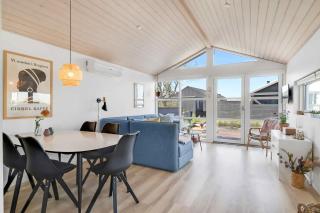 Nice Summer House Near The Waters Edge - 2