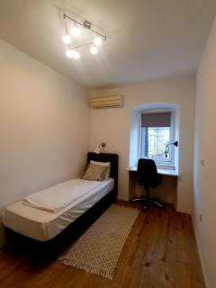 Nice 2 bedroom apartment near city center - Rijeka - 8