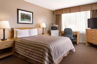 Travelodge by Wyndham Simcoe - Simcoe - 2