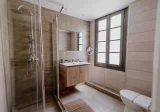 ROH Suites - 6