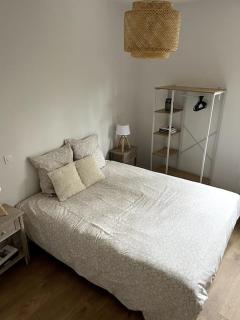 Cozy flat, quiet retreat w/ queen bed near forest - Barbizon - 5