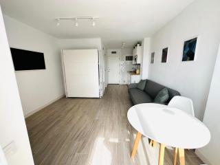Modern White Studio - 4