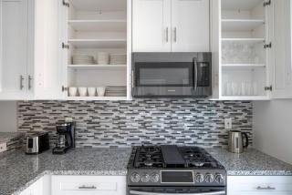 Shaw 2br w backyard wd nr nightlife WDC-689 - 3