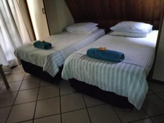ADS Overnight Accommodation - Richardsbaai - 4