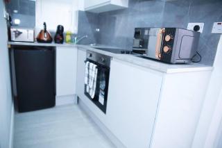 Impeccable 1-Bed Apartment in Harrow - Harrow - 1