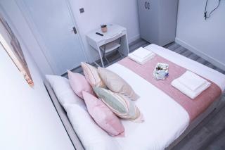 Impeccable 1-Bed Apartment in Harrow - Harrow - 5