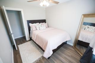 Waterfront on Cedar Creek Lake Sleeps 12 - 5