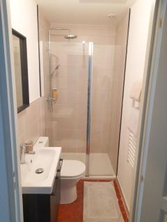 Bright and modern 3-bedroom apartment, 90m2 with Air condition, in Beziers - 6