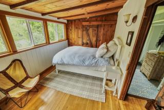 Charming Riverfront Cabin Just 10 Minutes From The Plaza! - Healdsburg - 5