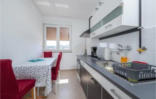 1 Bedroom Lovely Apartment In Pula - Pula - 8