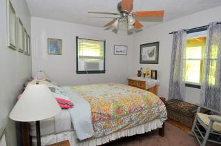 Cabin at Sleepy Creek - Creek Access, Wifi, Pet Friendly, Fire Pit, Charcoal Grill, Screen Porch, Wood Stove, Deck, Family Friendly - Berkeley Springs - 3