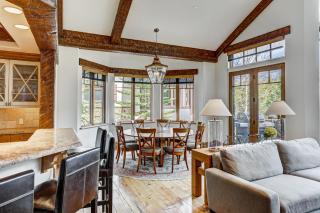 Refined 5 BR Private Home with Private Hot Tub - 4