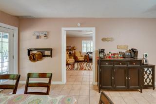 The Winehouse Rental in Muenster Near Wineries! - 6