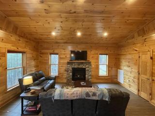 Charming Ruby Bear Home with Amazing View - Tellico Plains - 9