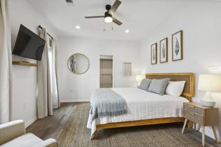 Vacation Rental in Old Town Bay St Louis plus parking for RV - Bay Saint Louis - 2