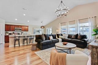 Private 4 Bedroom Home with Patio Fire Pit & More - Meridian - 5