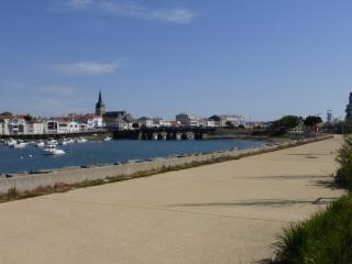 Appartement 3 pièces avec balcon à 700m de la plage - 6 couchages, garage, classé 3 étoiles - FR-1-224-710 - 6